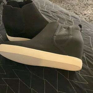 TORRID bulk stretch knit sneaker wedge, 4F, NWT, 9.5WW